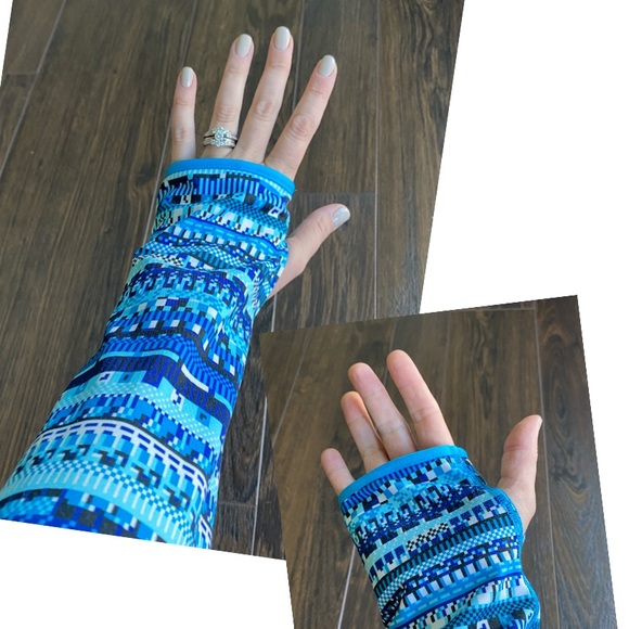 EUC NikePro Warm 8-Bit Pullover - Picture 9 of 11